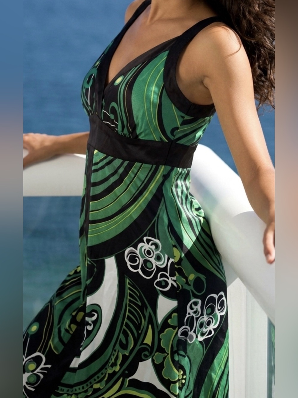 🌹Elegant Backless Dress in Green and Black
